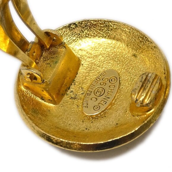 Chanel Button Earrings Clip-On Gold 96C - Picture 4 of 4